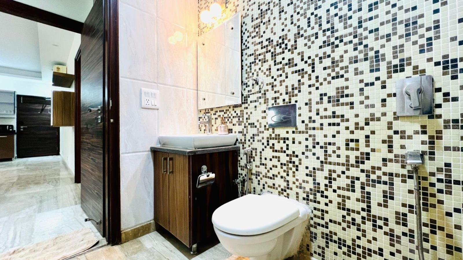 Olive Serviced Apartments - New Friends Colony 뉴델리 외부 사진
